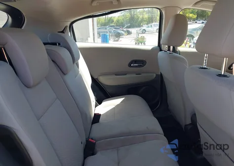 2018 Honda Hr-V Lx z USA, uszkodzony, nr VIN 3CZRU5H3XJM717361